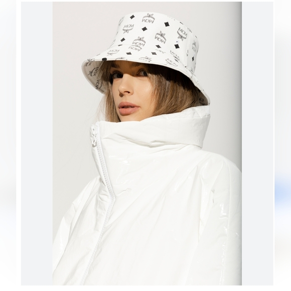 MCM visestos bucket hat Grey outside with green piping + inner lining. - Picture 15 of 16